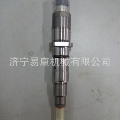 康明斯QSC8.3发动机冒白烟 更换喷油器